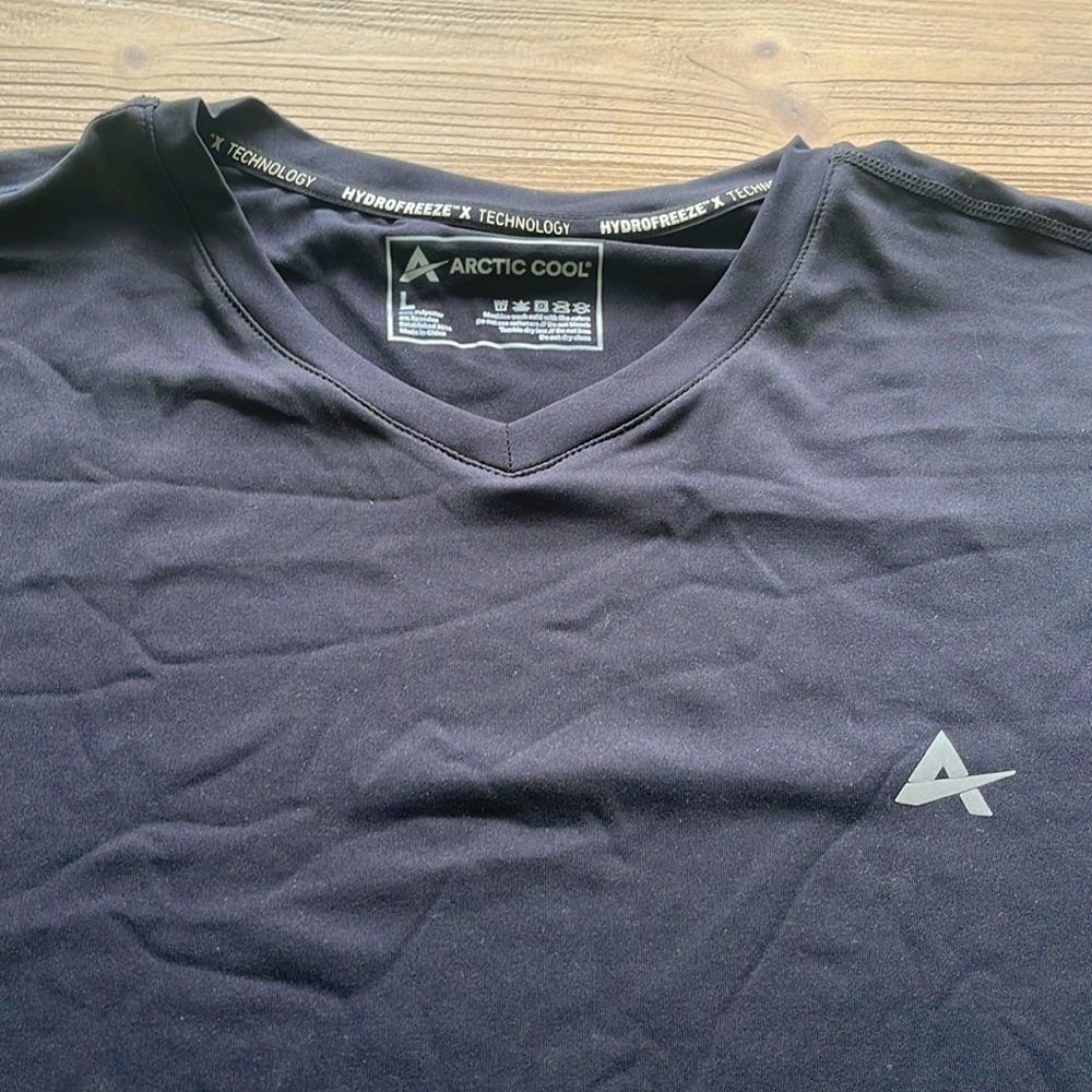 Men’s Artic Cool T Shirt, size L, EUC